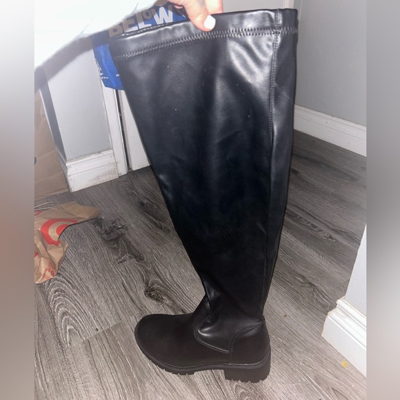Stylish Black Over the Knee Boots - Picture 6 of 7